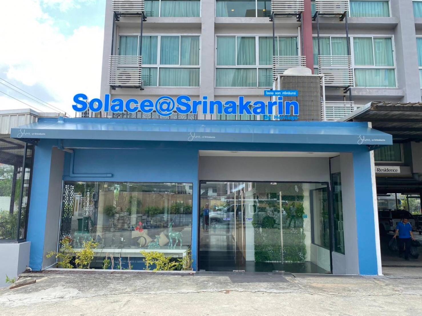 Solace At Srinakarin Hotel Bangkok Exteriér fotografie
